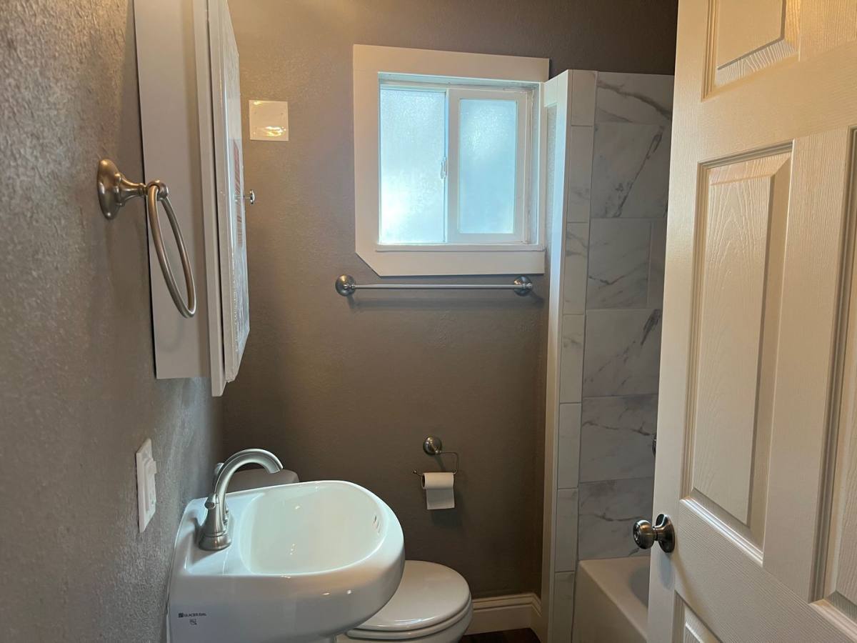 Apartment for rent at 1031 W St, Redding, CA 96001