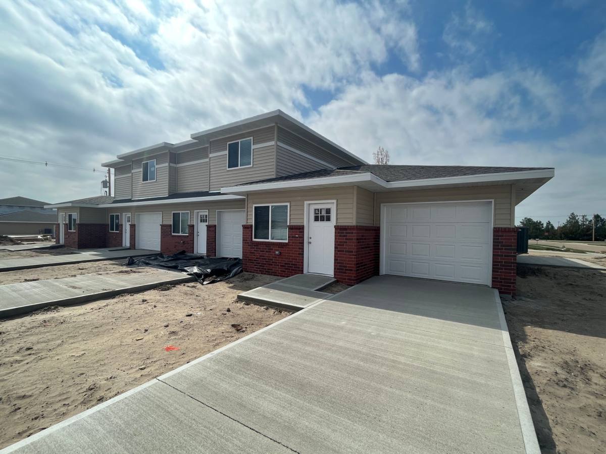 Townhouse for rent at 904 E 10TH, 1001 & 1003 9TH, 912 Moon St, Valentine, NE 69201