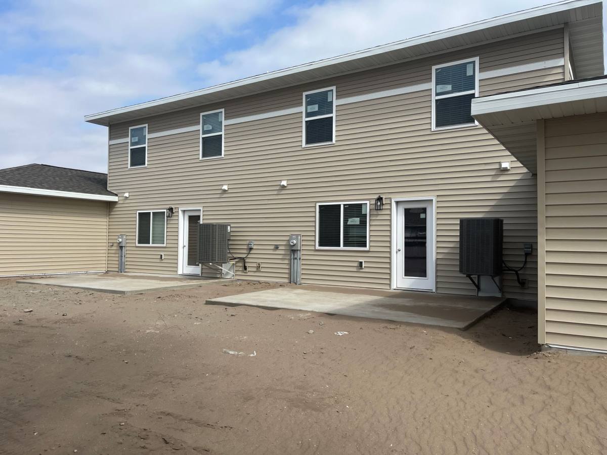 Townhouse for rent at 904 E 10TH, 1001 & 1003 9TH, 912 Moon St, Valentine, NE 69201
