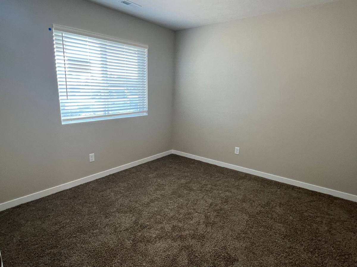 Townhouse for rent at 904 E 10TH, 1001 & 1003 9TH, 912 Moon St, Valentine, NE 69201