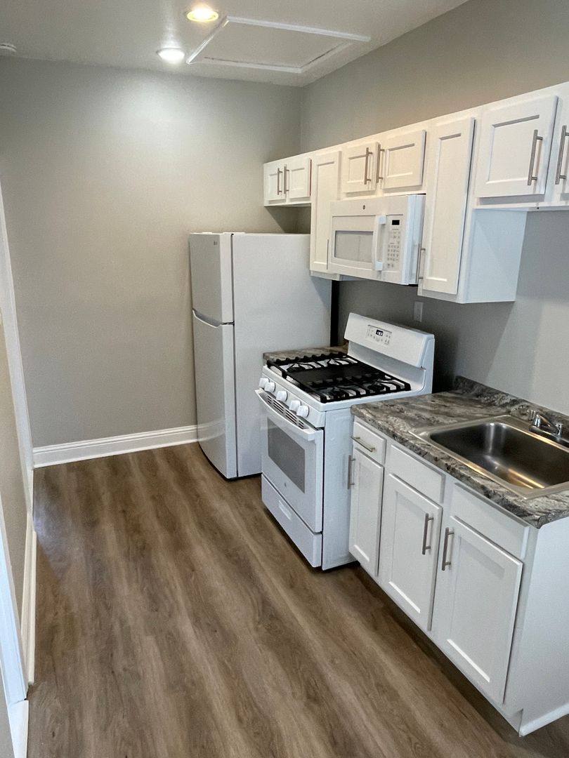 Apartment for rent at 4639 - 41 S Carrollton & 4110 16 Cleveland, New Orleans, LA 70119