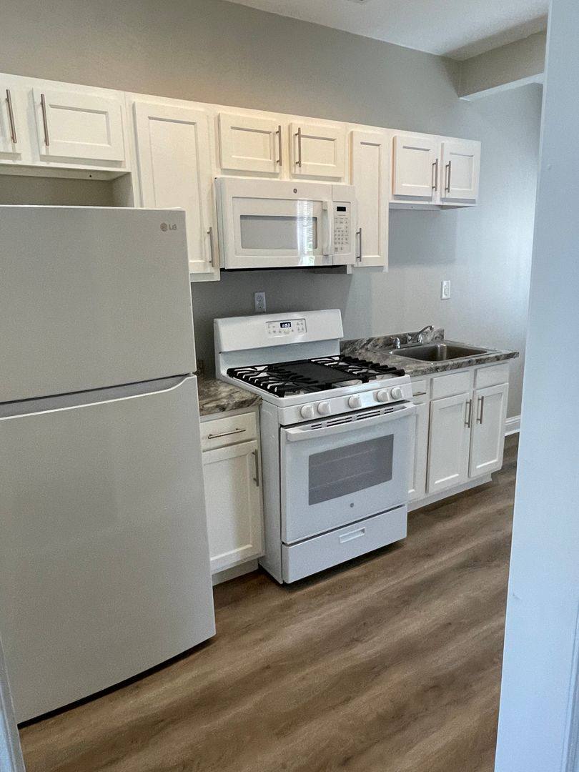 Apartment for rent at 4639 - 41 S Carrollton & 4110 16 Cleveland, New Orleans, LA 70119