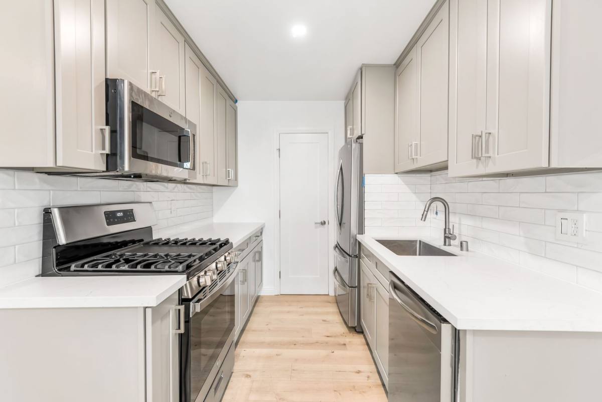 Condo for rent at 1522 S St Andrews Place, Los Angeles, CA 90019