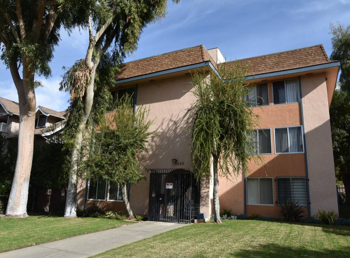 Condo for rent at 1522 S St Andrews Place, Los Angeles, CA 90019
