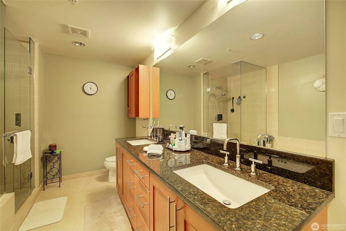 Condo for rent at 10650 NE 9th Place, Bellevue, WA 98004