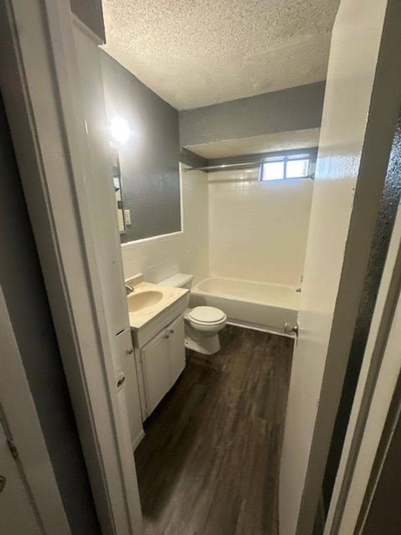 Apartment for rent at 201 Skyline Circle, Grand Prairie, TX 75050