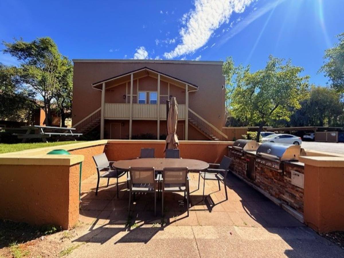Apartment for rent at 150 Cleaveland Rd, Pleasant Hill, CA 94523