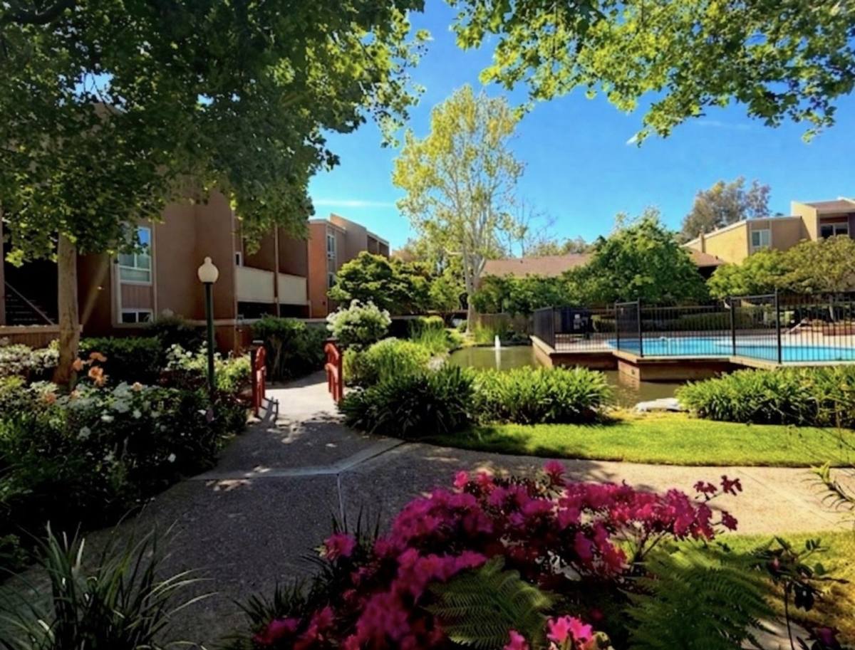 Apartment for rent at 150 Cleaveland Rd, Pleasant Hill, CA 94523