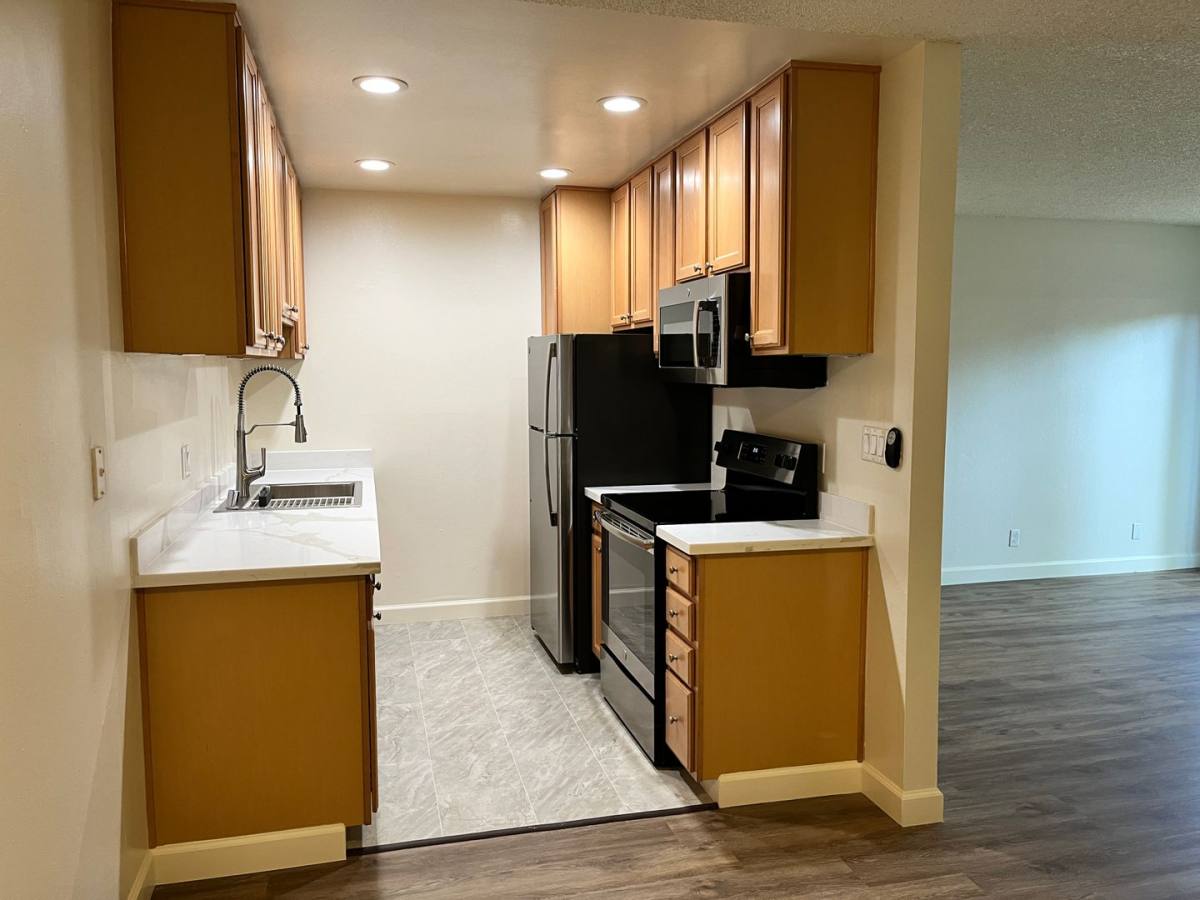 Apartment for rent at 150 Cleaveland Rd, Pleasant Hill, CA 94523