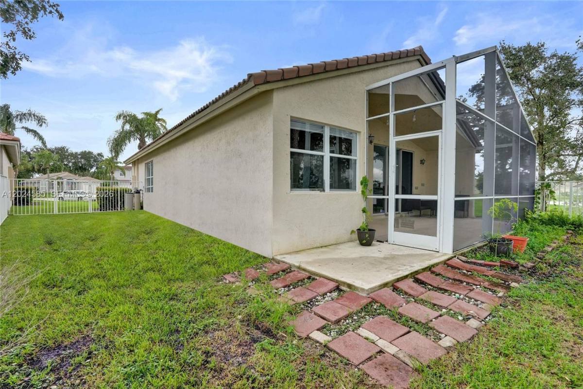 House for rent at 4108 Sapphire Terrace, Fort Lauderdale, FL 33331