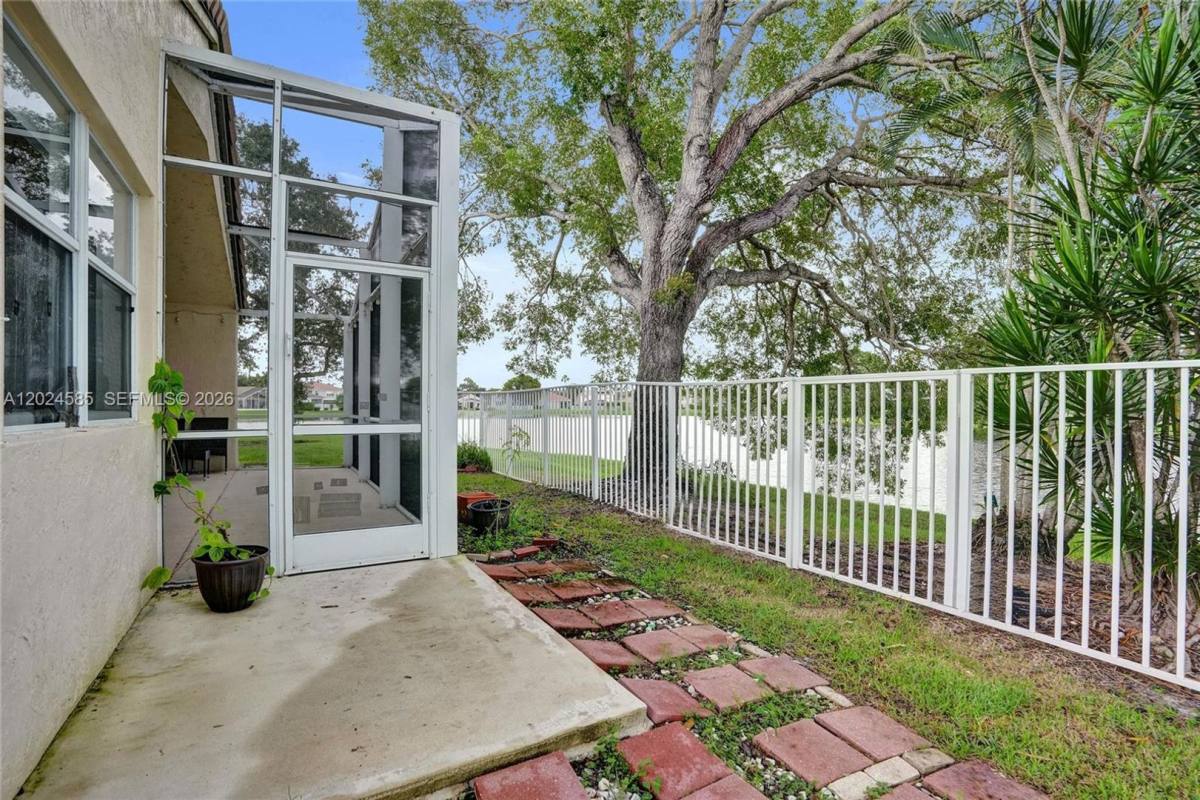 House for rent at 4108 Sapphire Terrace, Fort Lauderdale, FL 33331