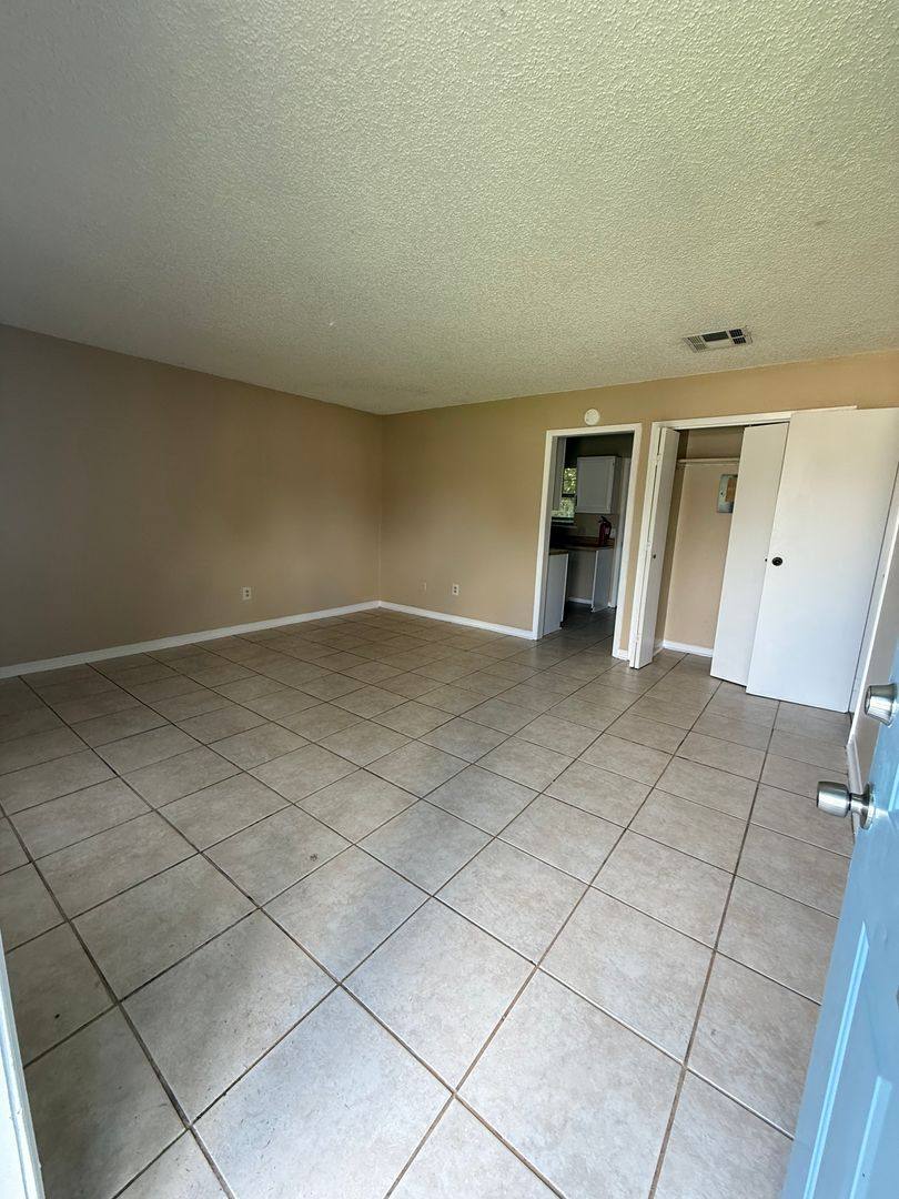 Apartment for rent at 1658 Starboard Dr, Baton Rouge, LA 70820