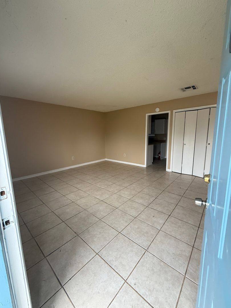 Apartment for rent at 1658 Starboard Dr, Baton Rouge, LA 70820