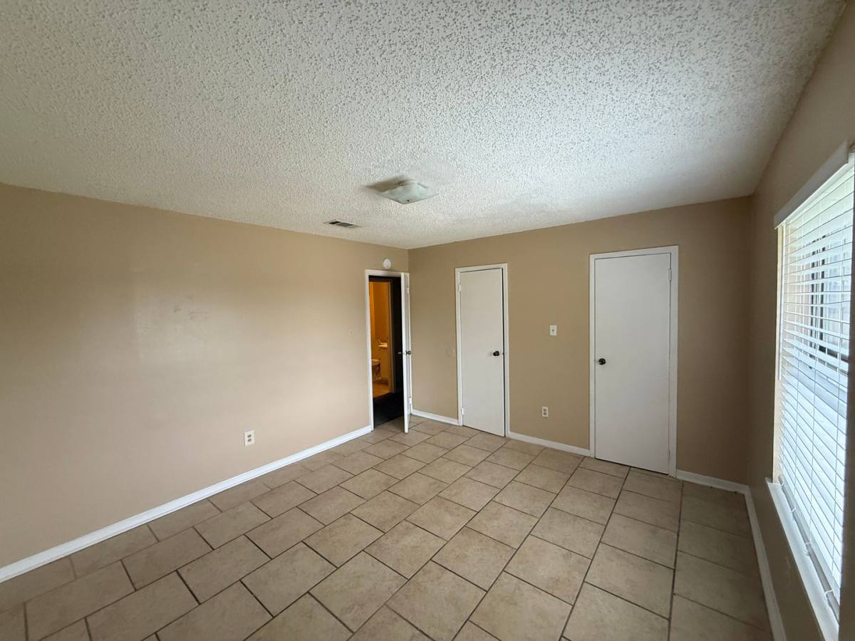 Apartment for rent at 1658 Starboard Dr, Baton Rouge, LA 70820