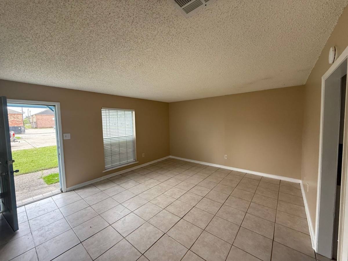 Apartment for rent at 1658 Starboard Dr, Baton Rouge, LA 70820
