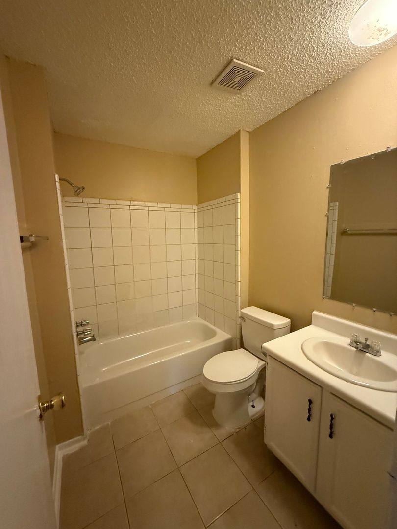 Apartment for rent at 1658 Starboard Dr, Baton Rouge, LA 70820
