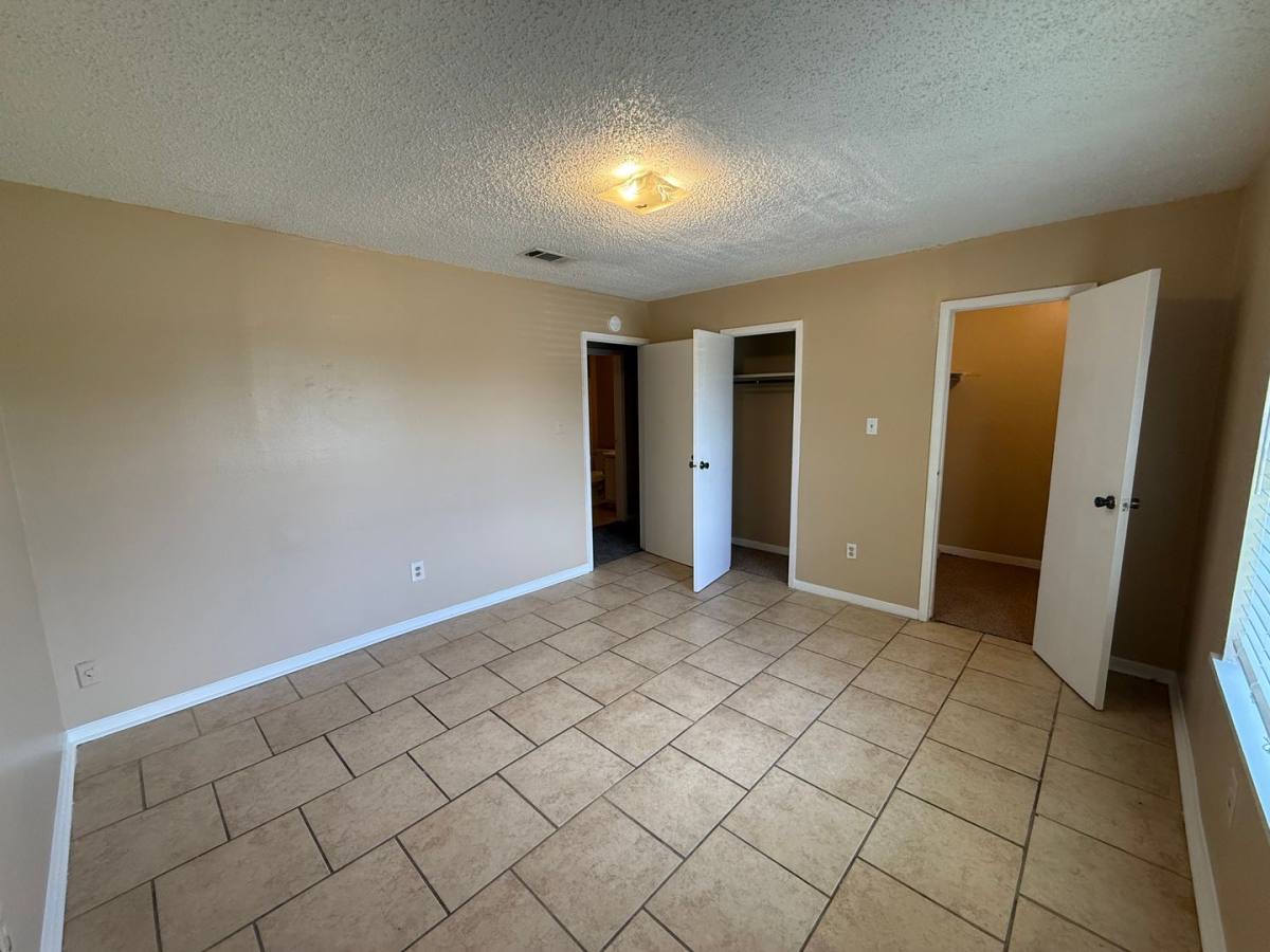 Apartment for rent at 1658 Starboard Dr, Baton Rouge, LA 70820