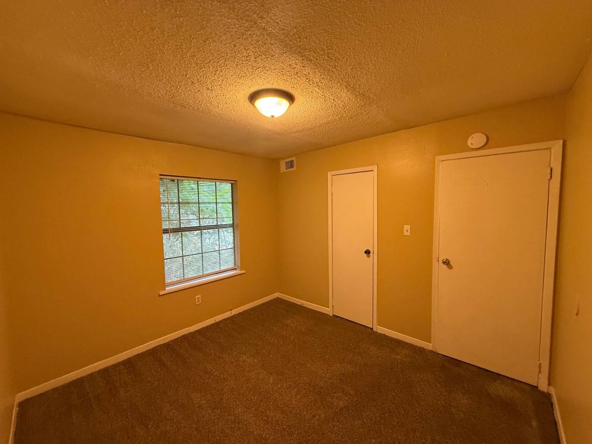 Apartment for rent at 1658 Starboard Dr, Baton Rouge, LA 70820