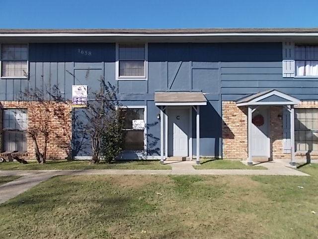 Apartment for rent at 1658 Starboard Dr, Baton Rouge, LA 70820