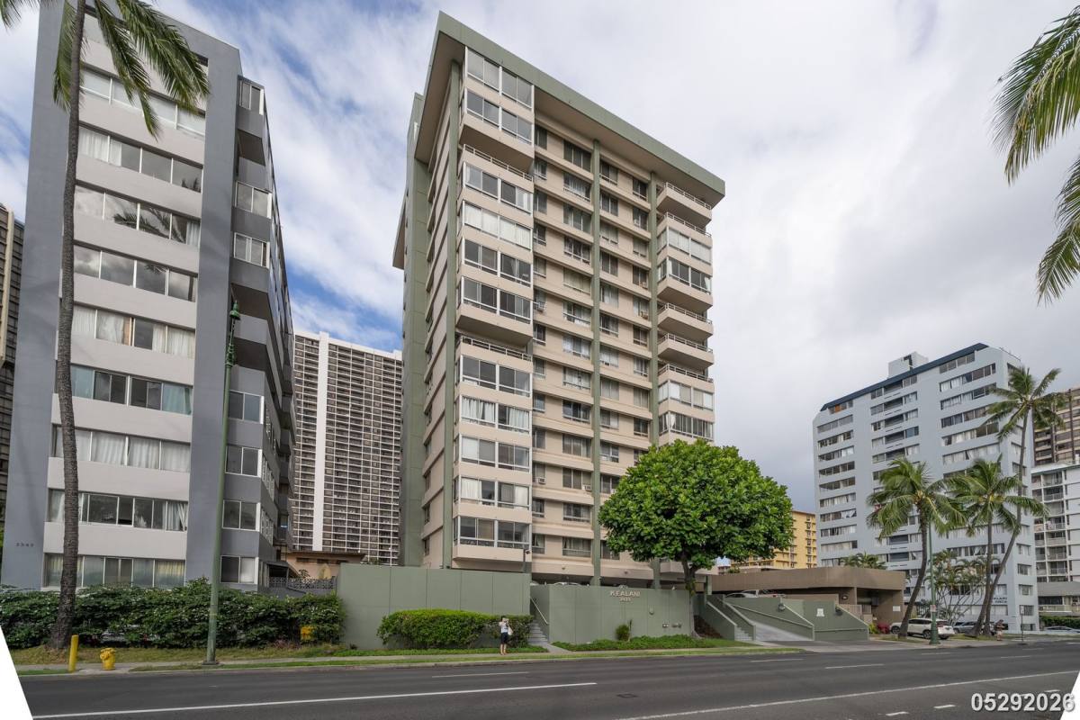Apartment for rent at 2533 Ala Wai Blvd, Honolulu, HI 96815