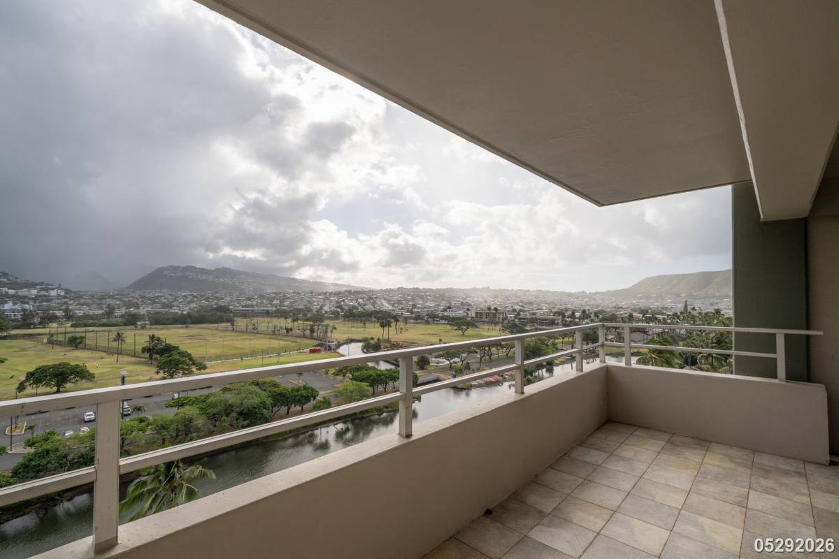 Apartment for rent at 2533 Ala Wai Blvd, Honolulu, HI 96815