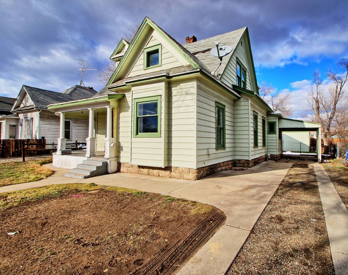 House for rent at 1144 Grand Ave, Grand Junction, CO 81501