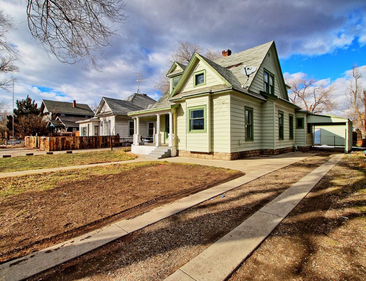 House for rent at 1144 Grand Ave, Grand Junction, CO 81501