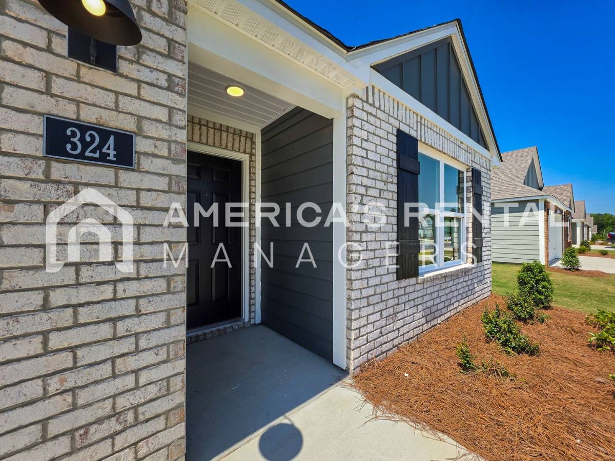 House for rent at 324 Oakmont Circle, Calera, AL 35040