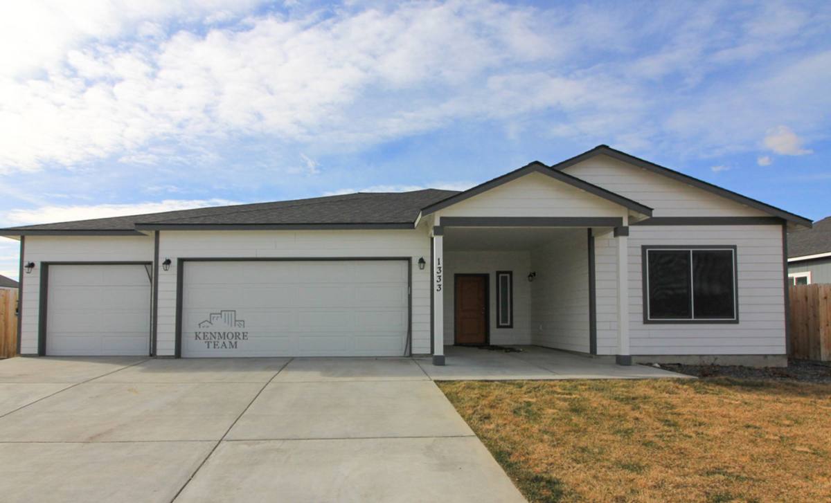 House for rent at 1333 13th St, Benton City, WA 99320