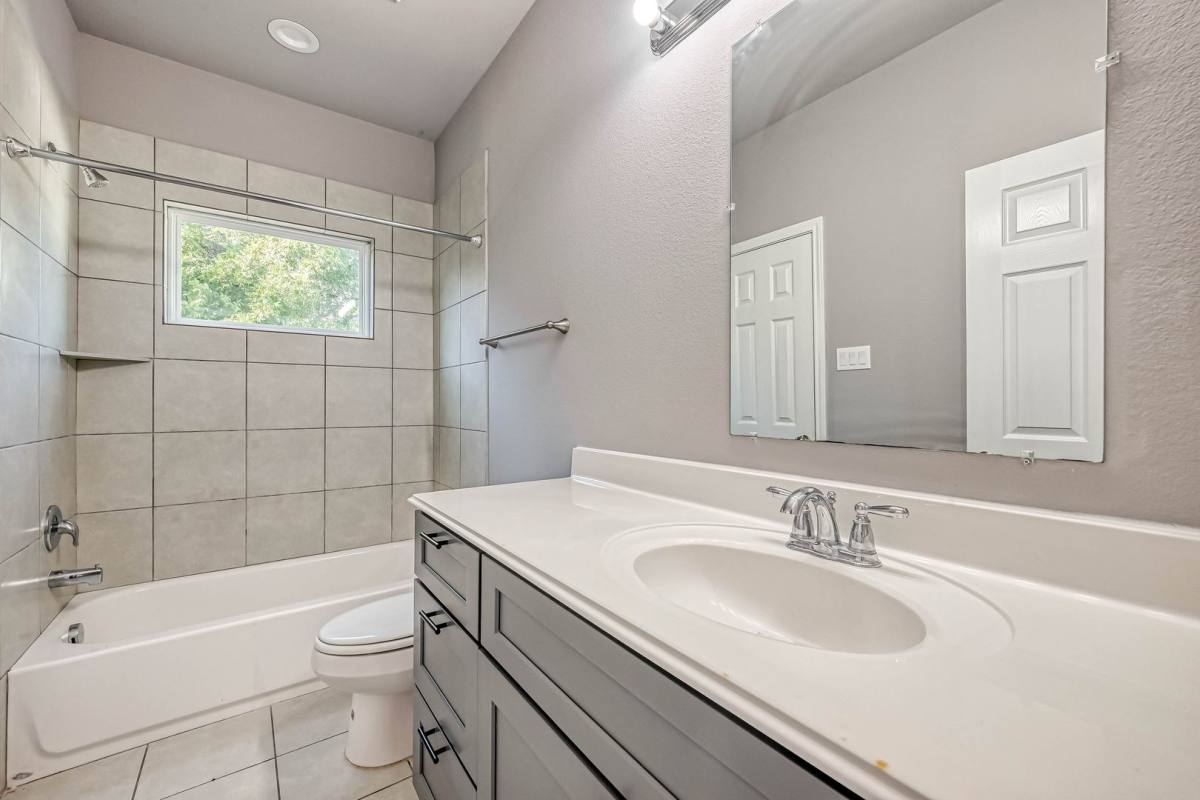 House for rent at 7903 Moonbeam St #B, Houston, TX 77088