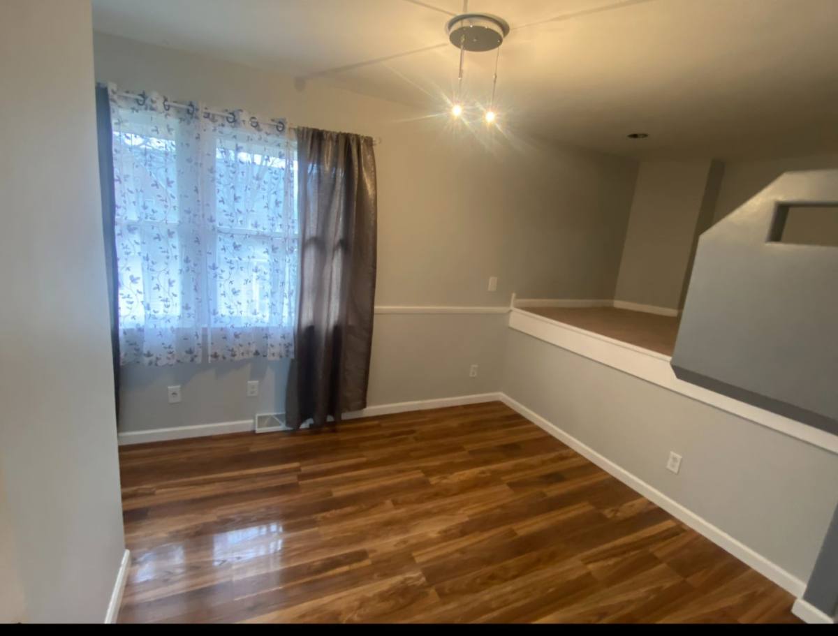 House for rent at 208 E Illinois St, Mansfield, IL 61854