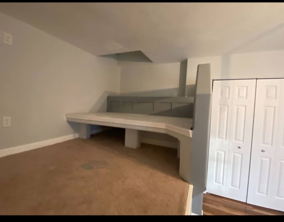 House for rent at 208 E Illinois St, Mansfield, IL 61854