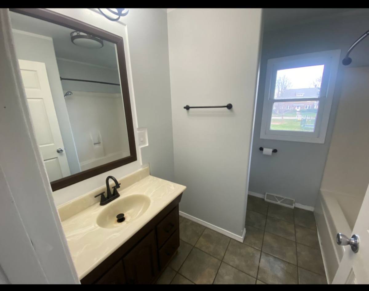 House for rent at 208 E Illinois St, Mansfield, IL 61854