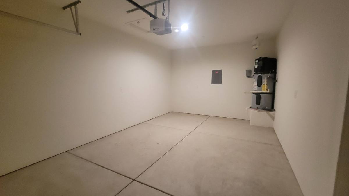 Apartment for rent at 6909 Paige Elizabeth, Bakersfield, CA 93313