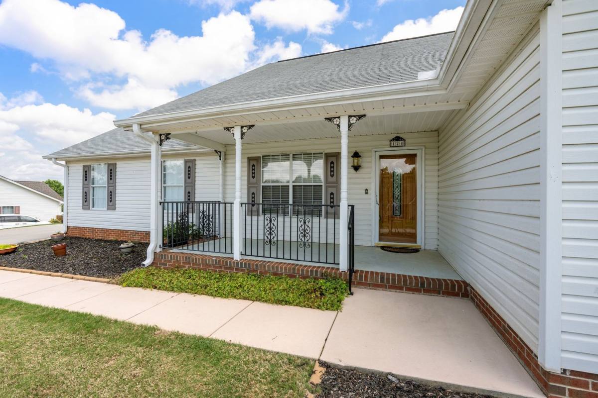 House for rent at 124 Cornelson Dr, Greer, SC 29651