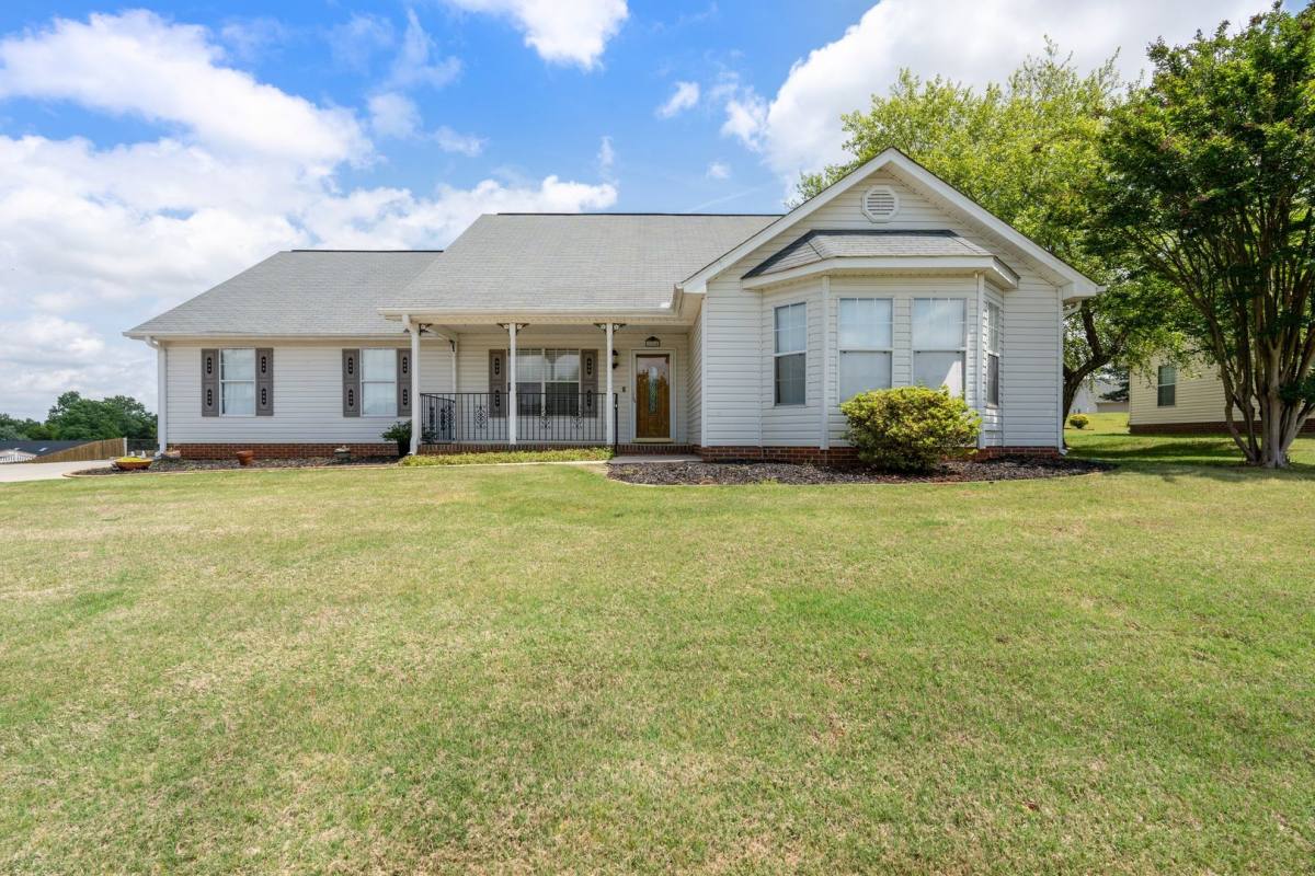 House for rent at 124 Cornelson Dr, Greer, SC 29651