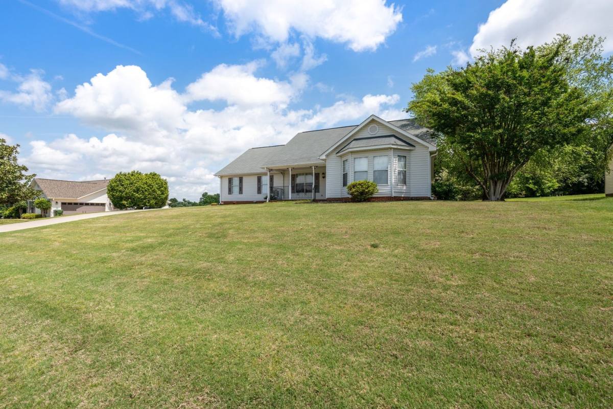 House for rent at 124 Cornelson Dr, Greer, SC 29651