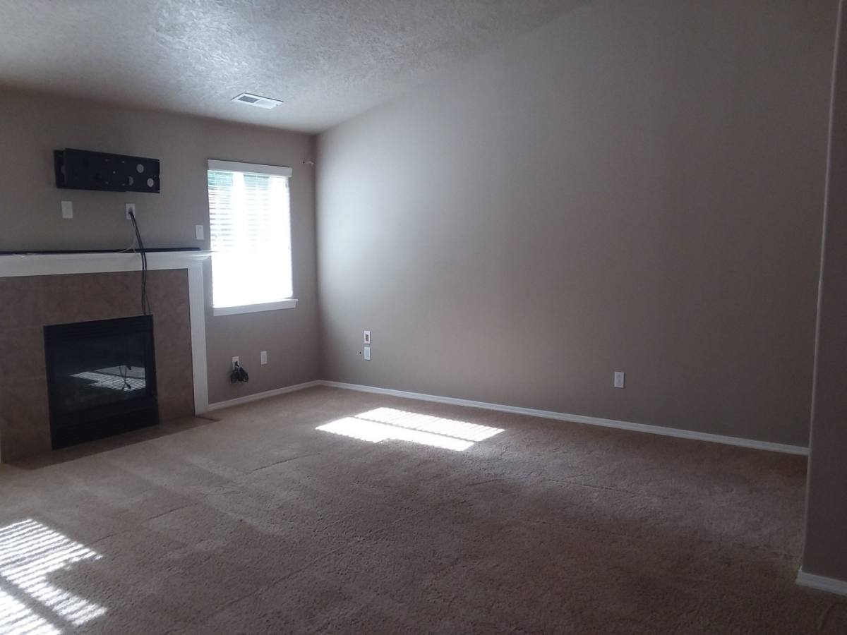 House for rent at 899 N Pointe Dr NW, Albany, OR 97321