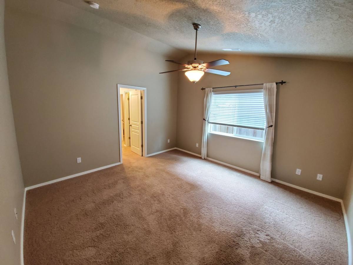 House for rent at 899 N Pointe Dr NW, Albany, OR 97321
