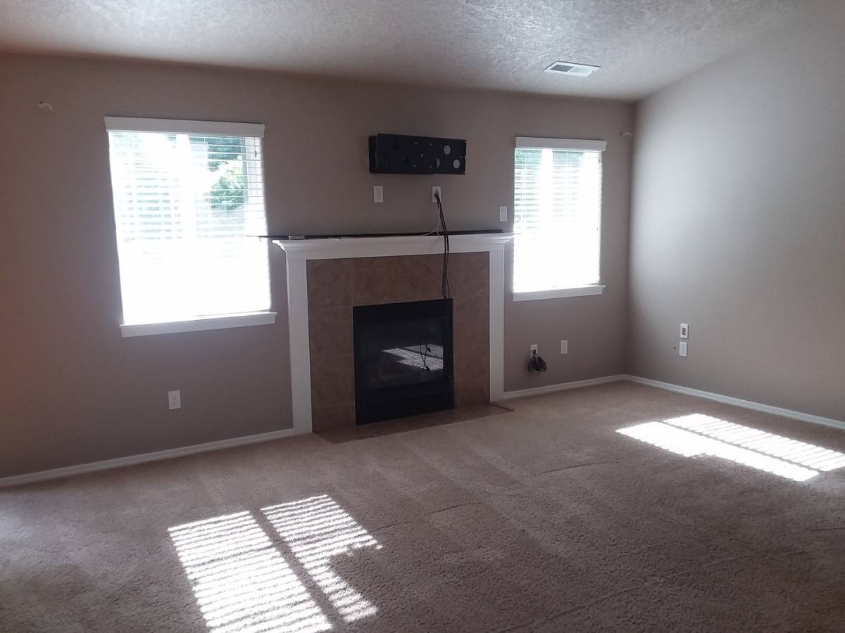 House for rent at 899 N Pointe Dr NW, Albany, OR 97321