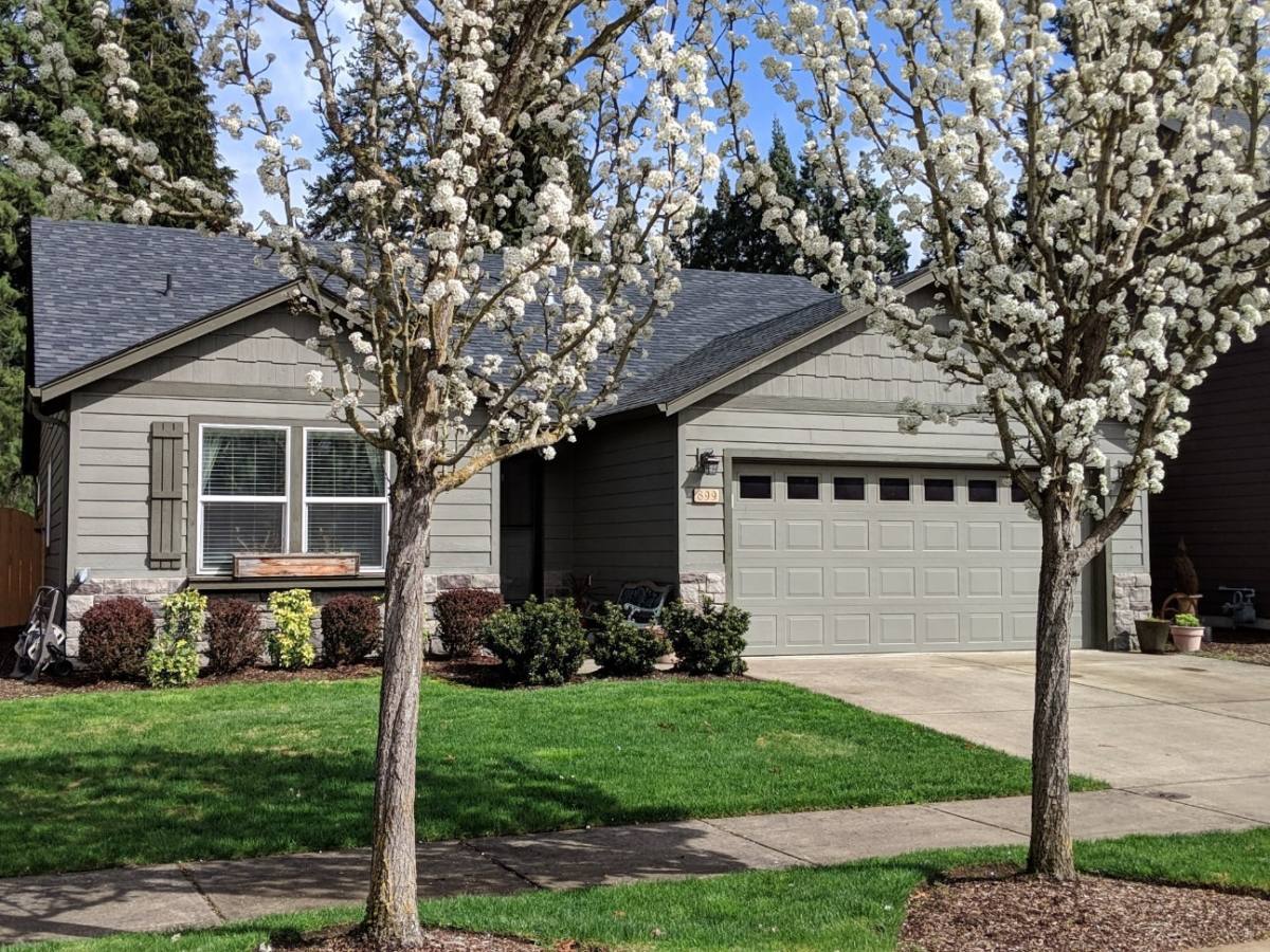 House for rent at 899 N Pointe Dr NW, Albany, OR 97321