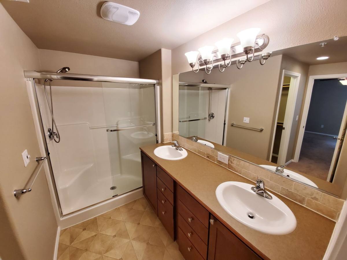 House for rent at 899 N Pointe Dr NW, Albany, OR 97321