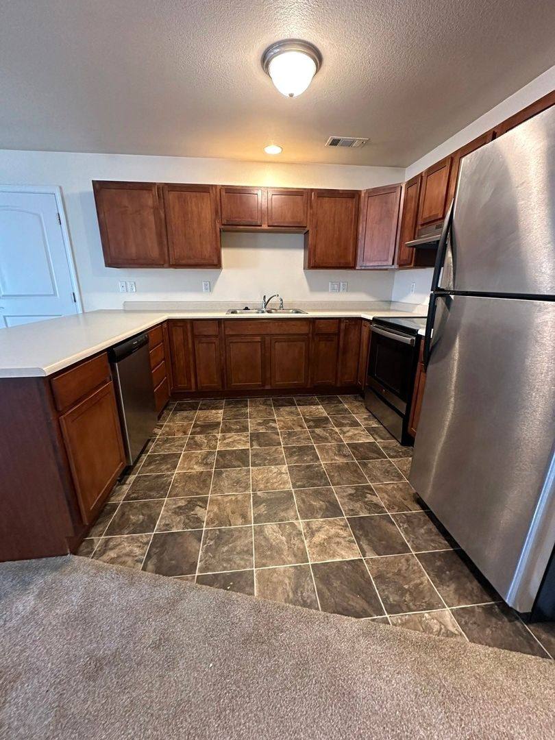 Apartment for rent at 440, 442, 444, 446, 448, 450, 452 Pine St, Rogue River, OR 97537