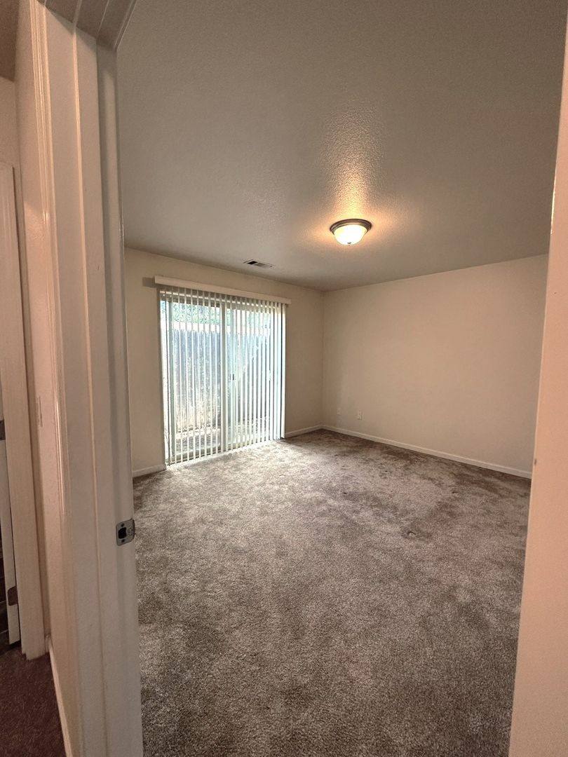 Apartment for rent at 440, 442, 444, 446, 448, 450, 452 Pine St, Rogue River, OR 97537