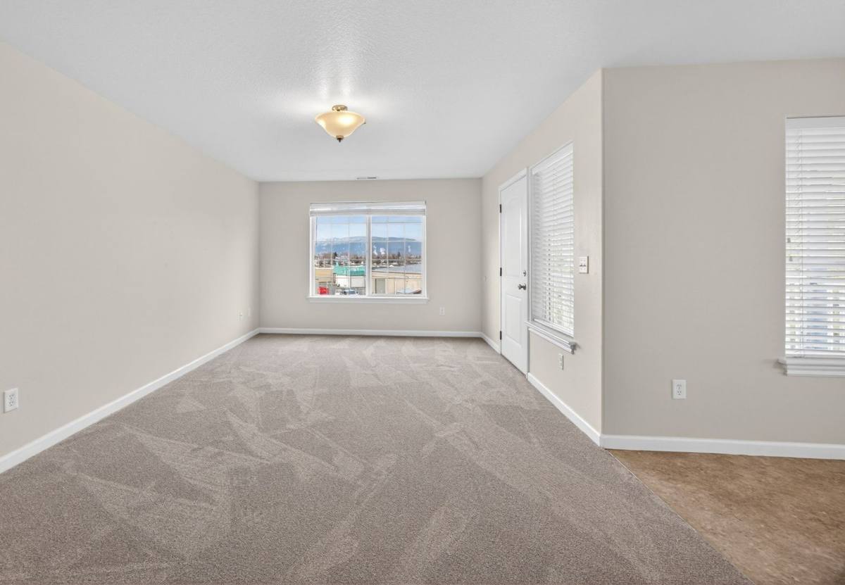 Apartment for rent at 2533 Corona, Medford, OR 97504