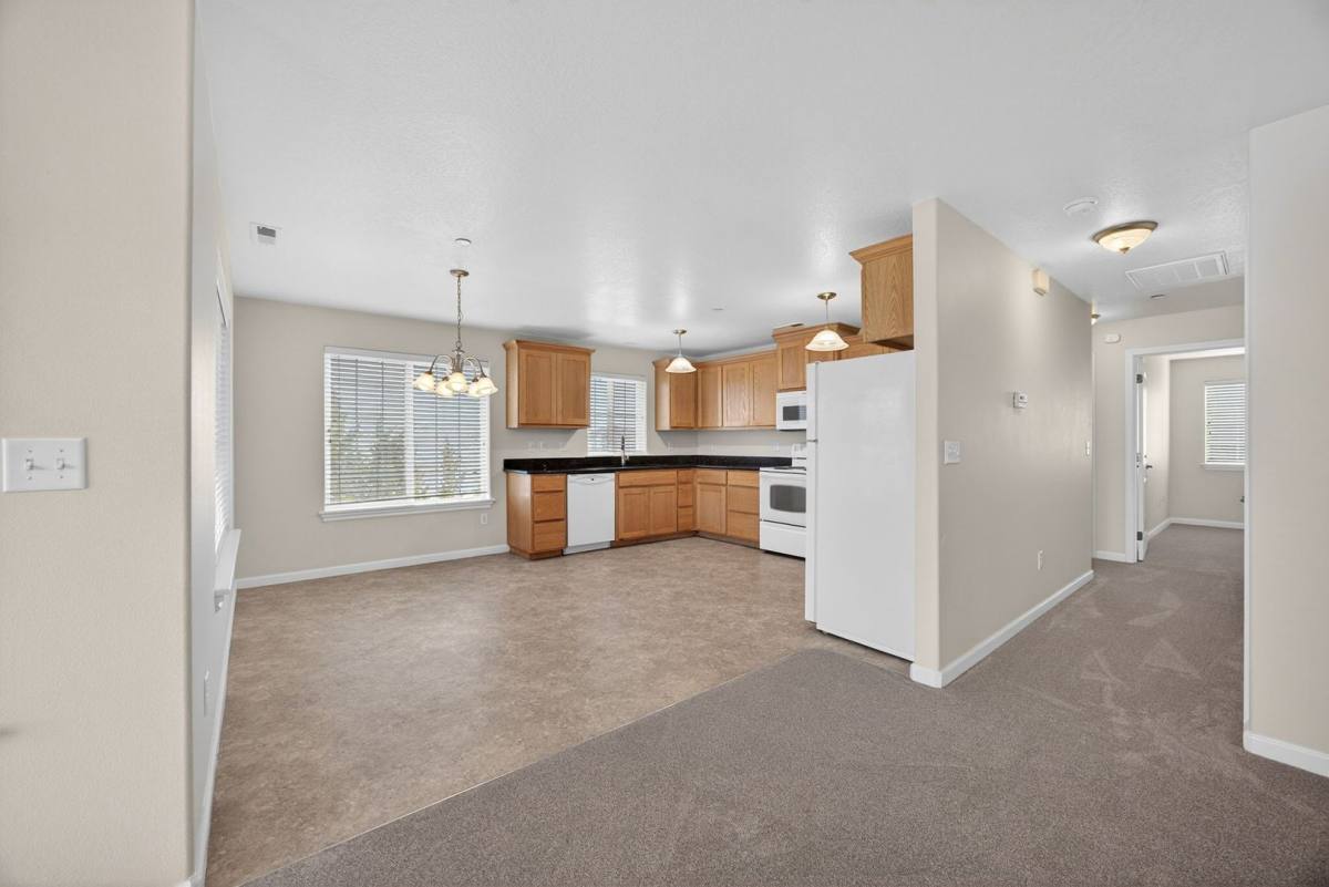 Apartment for rent at 2533 Corona, Medford, OR 97504