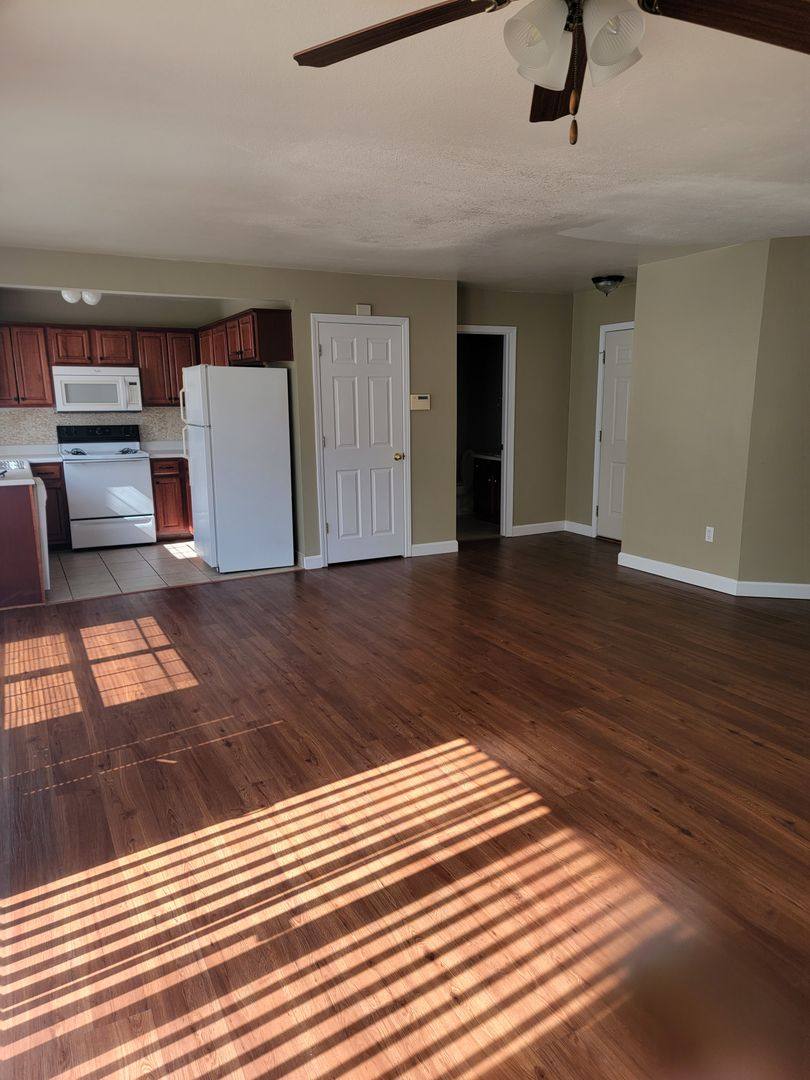 Apartment for rent at 123 Hickory Ridge Dr, Saint Robert, MO 65584