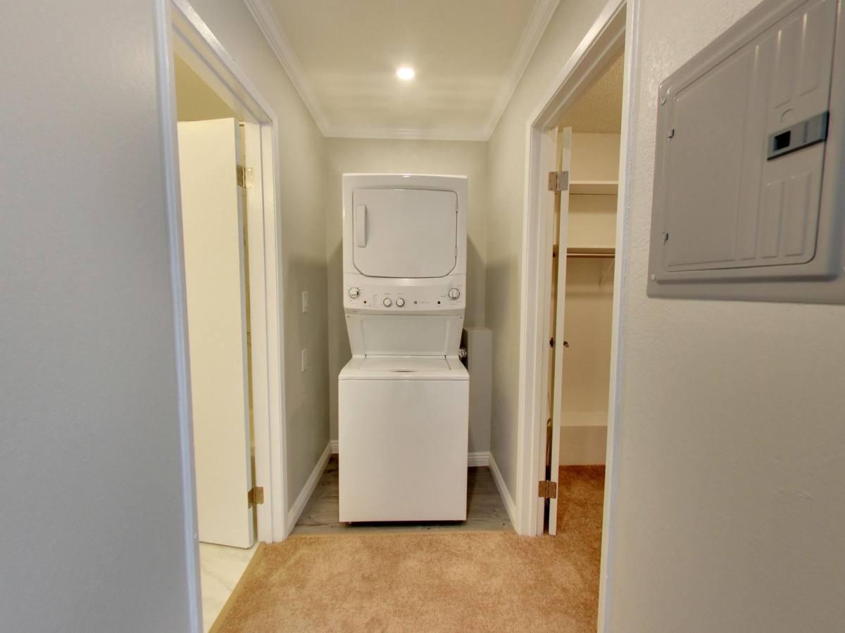 Apartment for rent at 1050 Oak Grove Rd, Concord, CA 94518