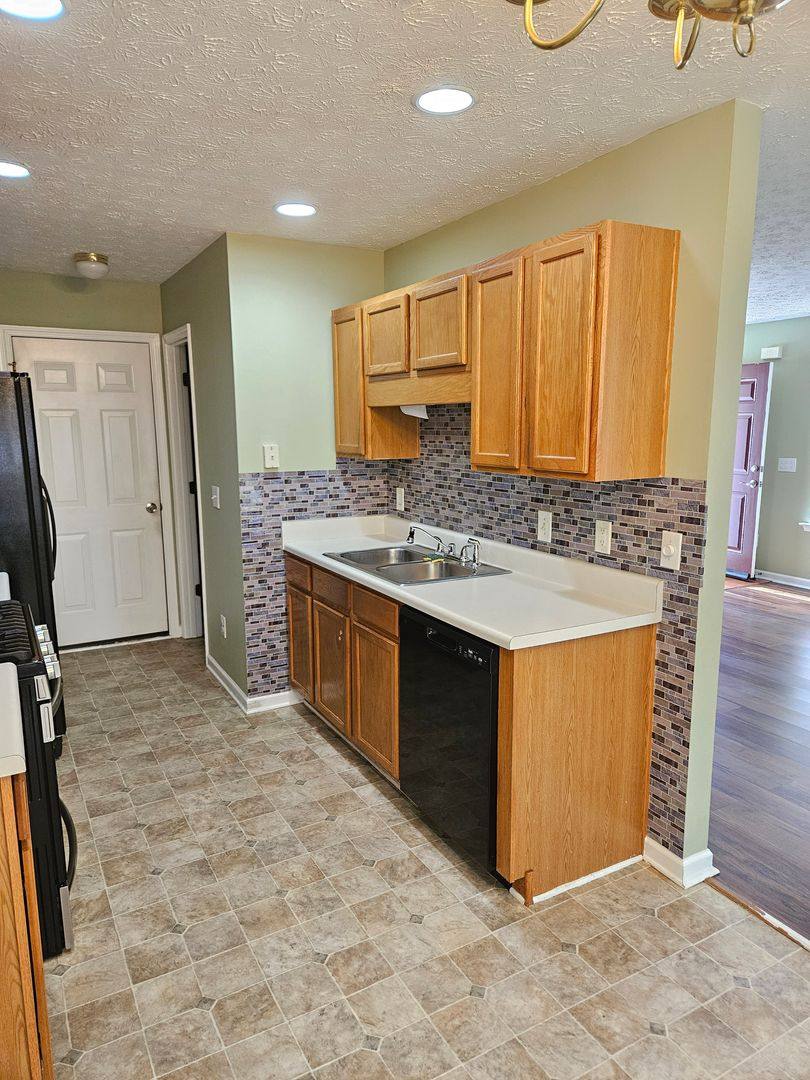 House for rent at 176 Oak Grove Place, Acworth, GA 30102