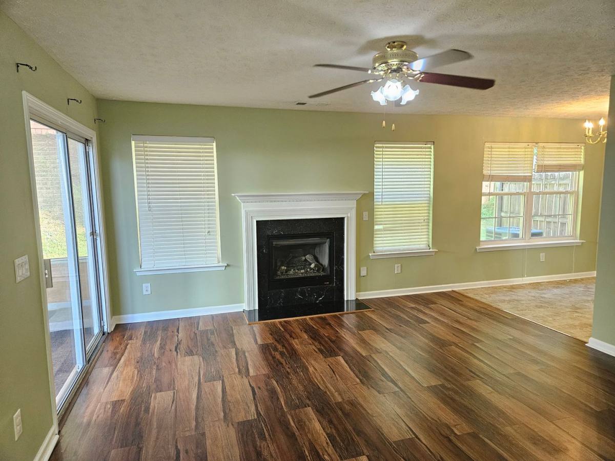 House for rent at 176 Oak Grove Place, Acworth, GA 30102